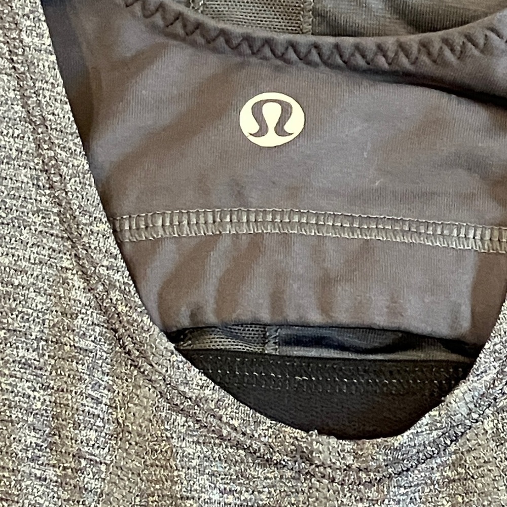 lululemon athletica Charcoal Tank / run / fitness Top with built it bra - Picture 8 of 16